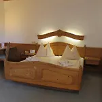 מלון Restaurant Schwartz Neusiedl am Steinfelde