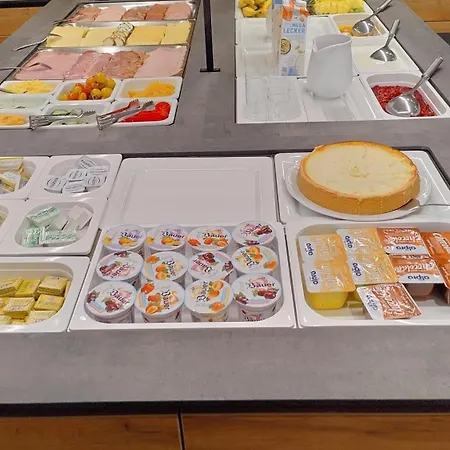 Otel Restaurant Schwartz Neusiedl am Steinfelde