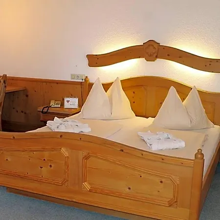 Hotel Restaurant Schwartz Neusiedl am Steinfelde